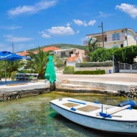 Apartman Mila Marina Buitenkant foto