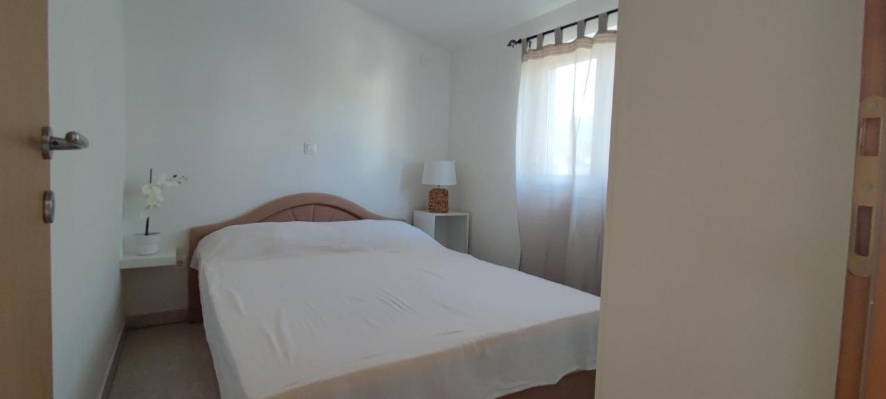 Apartman Mila Marina Buitenkant foto