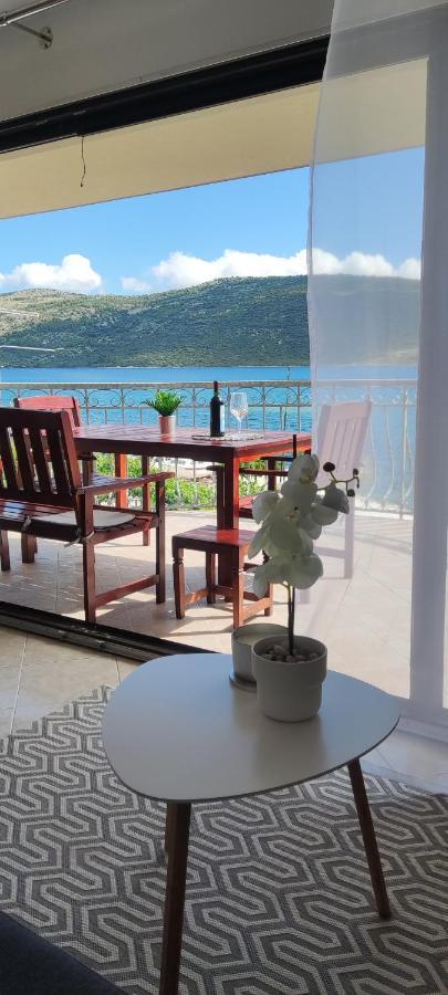 Apartman Mila Marina Buitenkant foto