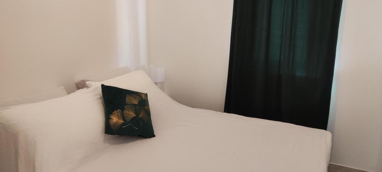 Apartman Mila Marina Buitenkant foto